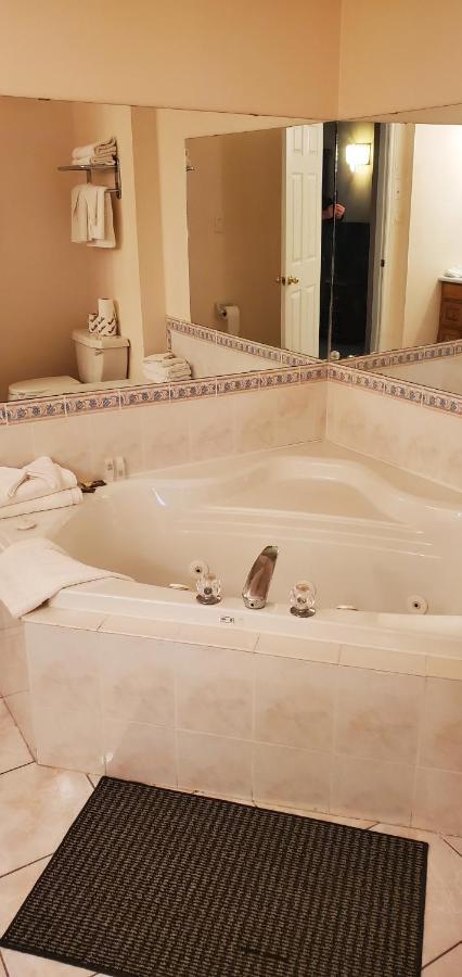 Lakeview Resort Motel Васага-Бич Экстерьер фото